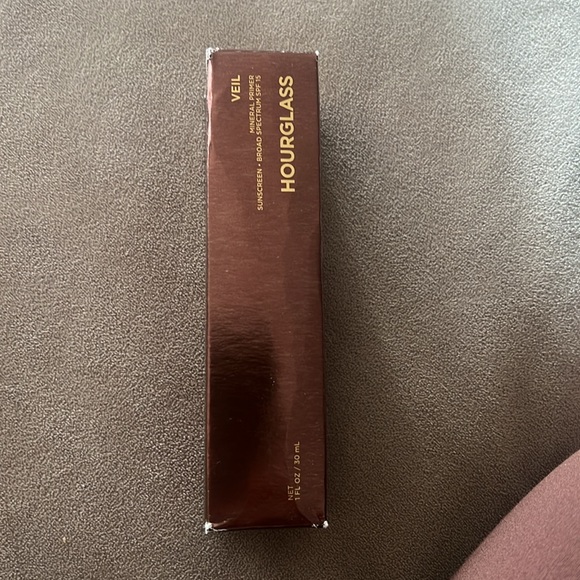 Hourglass Veil Mineral Primer - Picture 4 of 10
